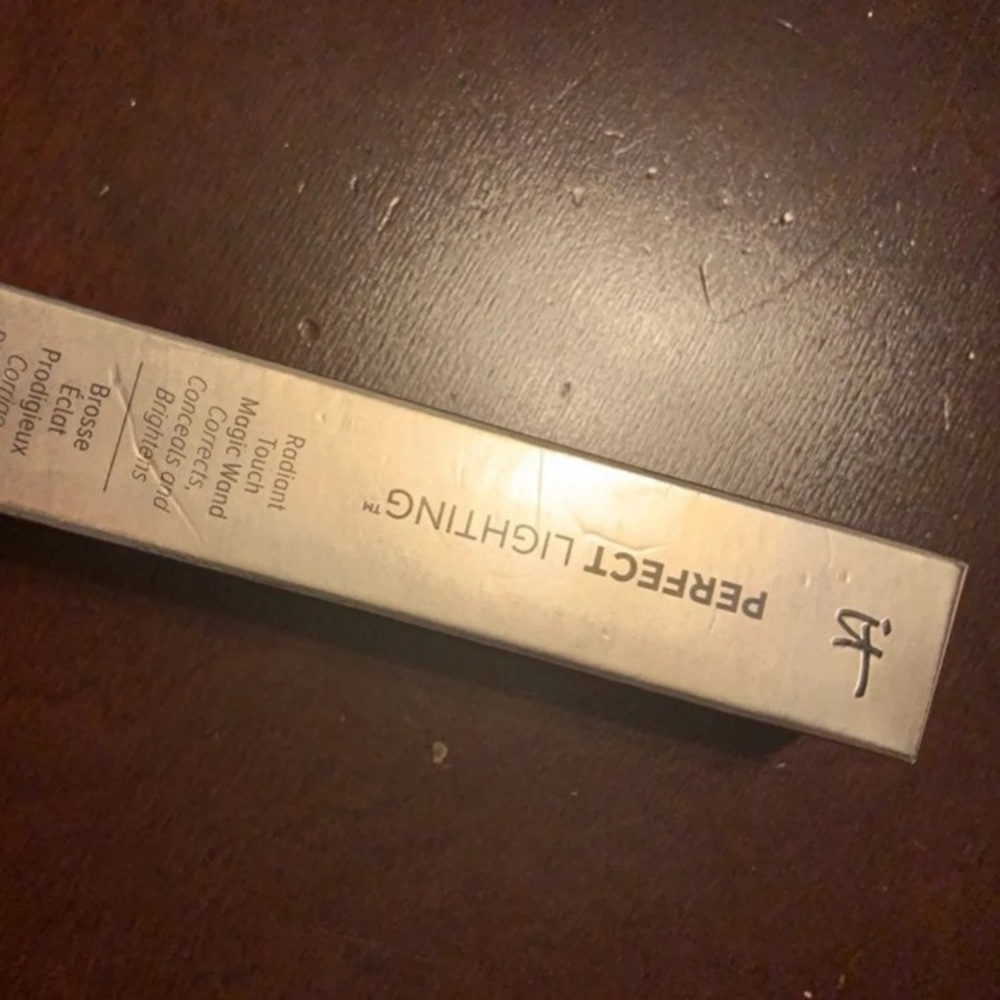 IT Cosmetics perfect lighting magic wand